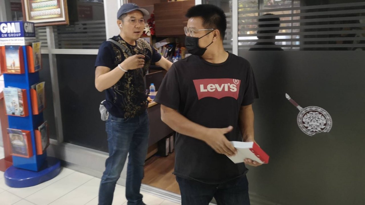 คนขับแท็กซี่ที่รับก๊วนดาราไต้หวัน ให้ปากคำ สน.ห้วยขวาง ไทม์ไลน์ไม่ตรงวงจรปิด