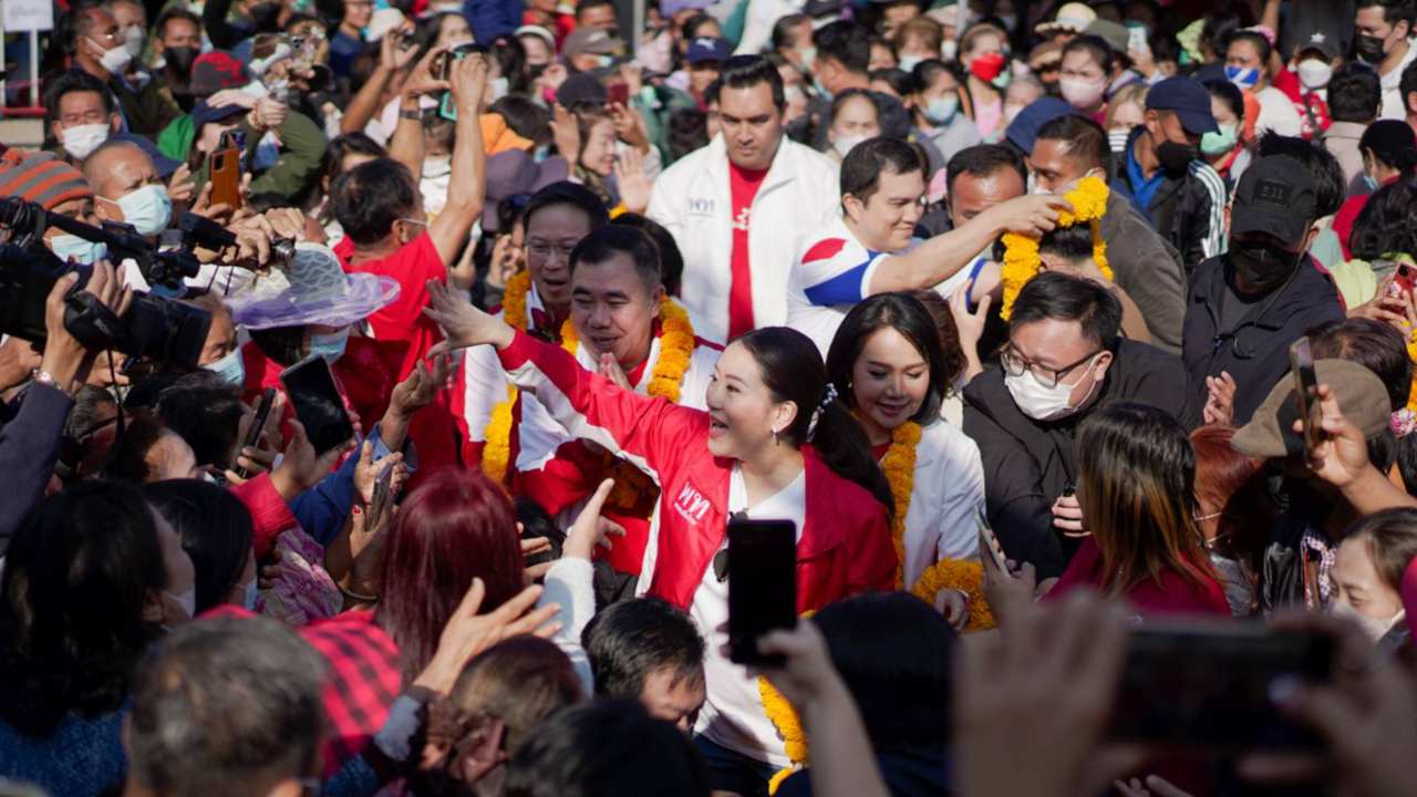 เพื่อไทย ปราศรัยหนองคาย "ชลน่าน-สุทิน" ขายนโยบาย ลดรายจ่ายให้ประชาชน