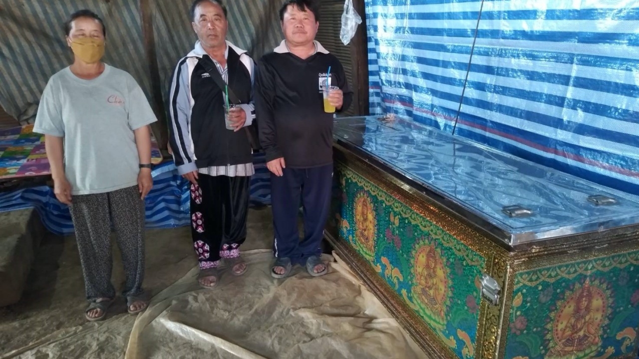 ฝูงผึ้งป่าดุร้าย รุมต่อยแม่เฒ่าชาวม้ง เสียชีวิตพร้อมวัวและสุนัข 