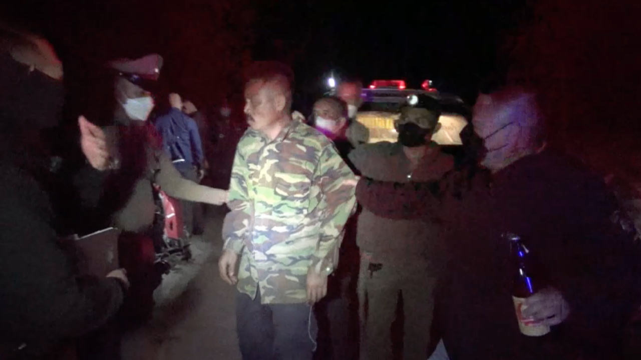 หลานเมาคลั่งทะเลาะกับอา ก่อนใช้ด้ามเสียมทุบหัวกะโหลกแตกตายคาที่