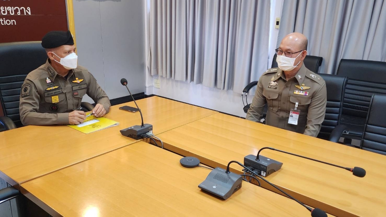 รอง ผบช.น. รุดสอบ ตำรวจห้วยขวาง ปมเรียกรับเงิน รู้ผลวันนี้ ใครโดน 157