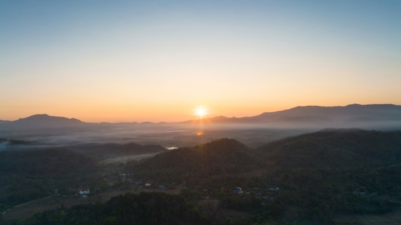 เช็กสภาพอากาศล่วงหน้า ทั่วไทยเย็นถึงหนาว อุณหภูมิลดลง