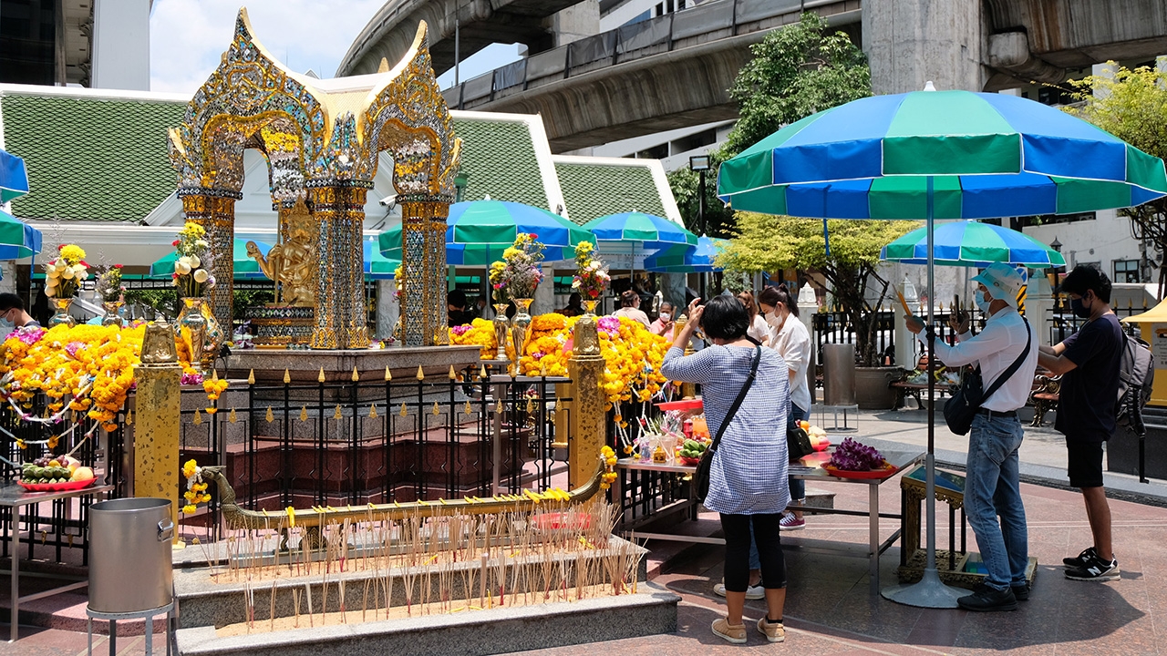 กวดขันพวงมาลัยราคาแพง ศาลพระพรหมราชประสงค์