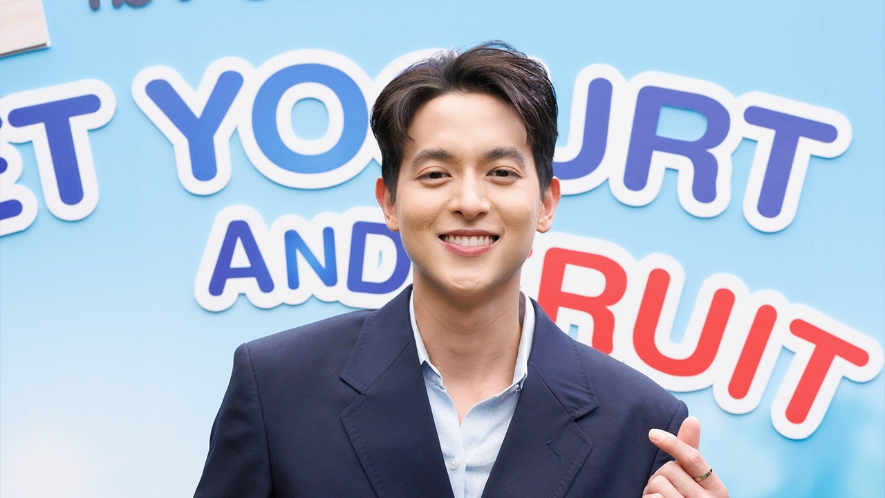 "เจมส์จิ" เขินปนตื่นเต้นโดน "แอนทอง" โป๊ะจับเป้าขณะสอนท่าตีลังกา