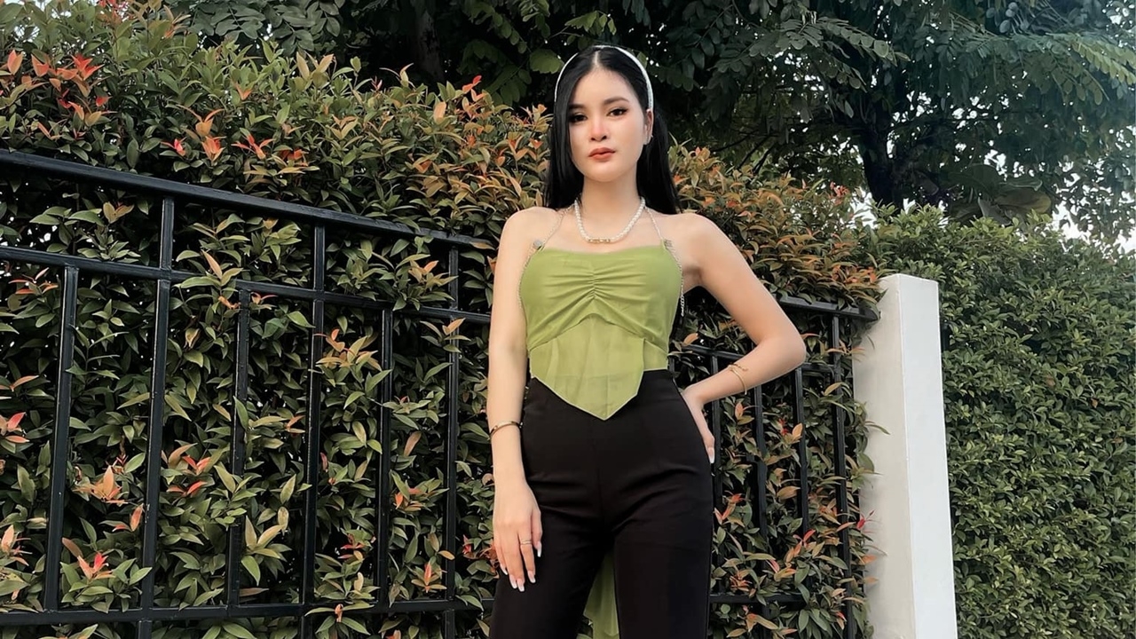 แรงมากแม่ เอ๋ มิรา ฝากถึงน้องขูดมะพร้าว อย่าเพิ่งรีบตายอยู่ใช้กรรมก่อน