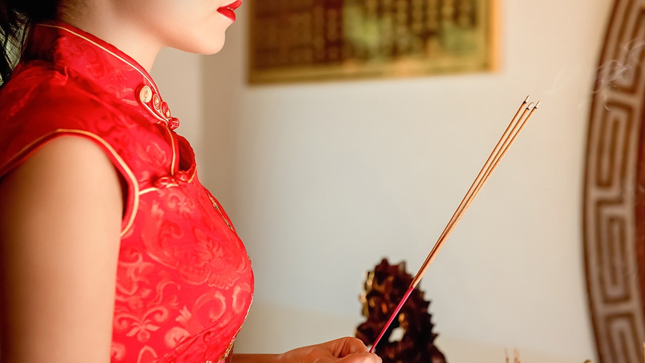 วิธีไหว้ตรุษจีน 2566 เปิดความหมายไหว้ 4 เวลา ขอพรให้อยู่เย็นเป็นสุข 