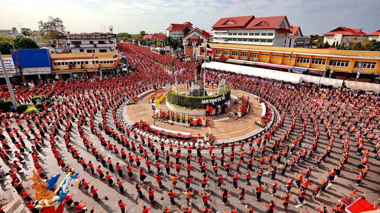 อลังการนางรำนับหมื่นรำถวาย “กรมหลวงประจักษ์ศิลปาคม” ฉลองเมืองอุดรฯ 130 ปี