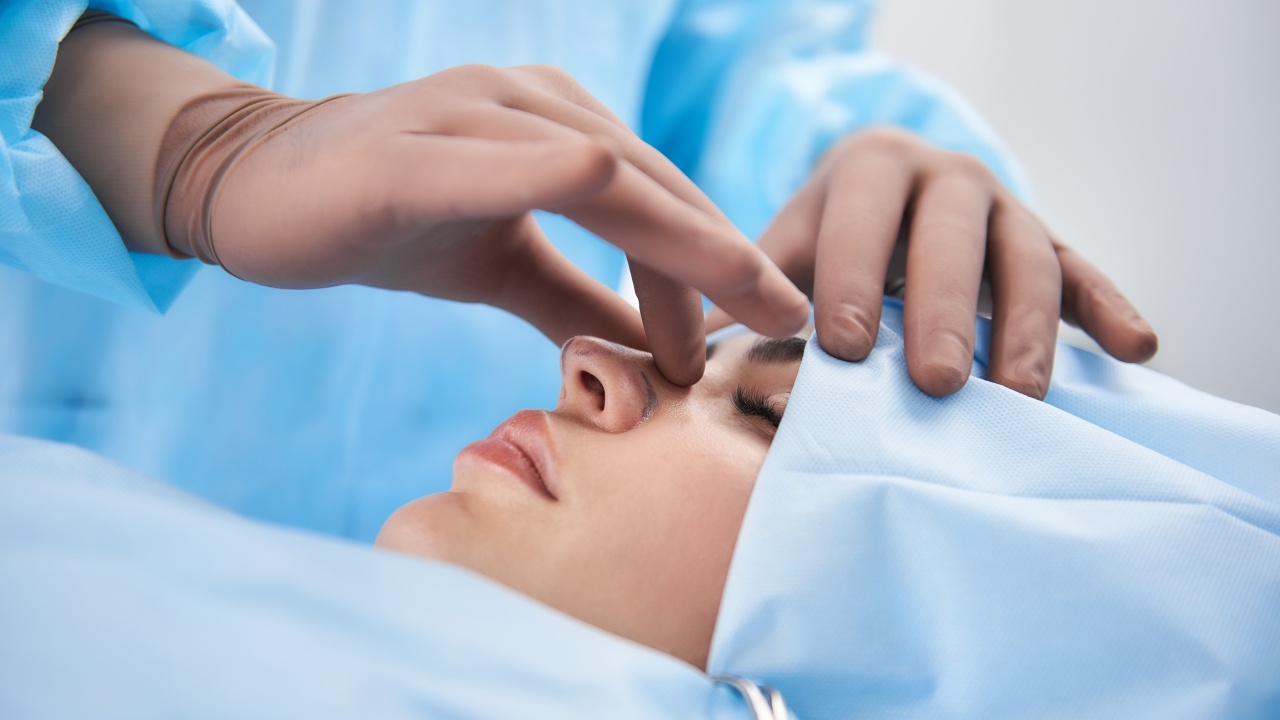 "หมอศัลยกรรม" ตอบข้อสงสัย หากคลินิกใช้ "ซิลิโคนปลอม" ทำจมูกให้ จะต้องทำอย่างไร