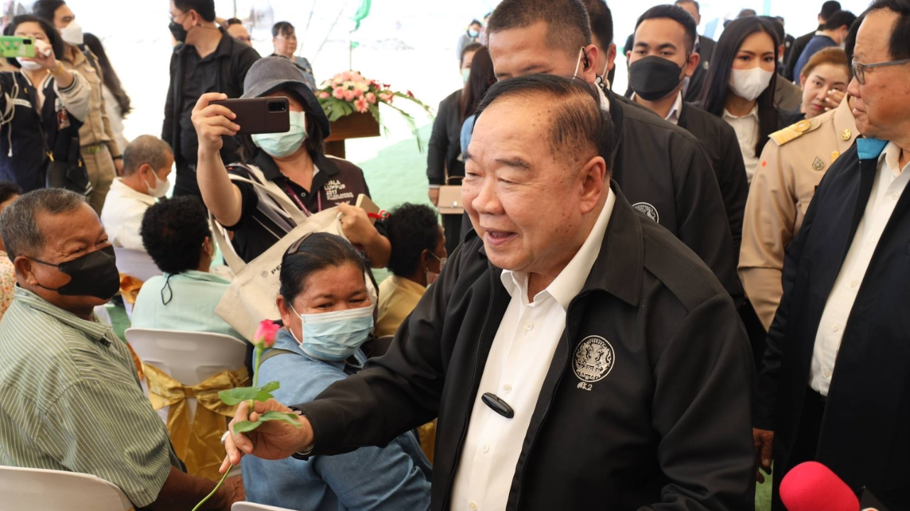 “ลุงป้อม” ลุยลงพื้นที่ 2 จังหวัด สั่งเร่งพัฒนาแหล่งน้ำ ส่งเสริมท่องเที่ยว