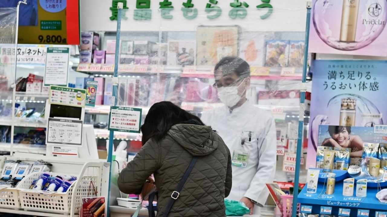 รัฐบาลญี่ปุ่นกำชับร้านขายยา ห้ามลูกค้าเหมาซื้อยาลดไข้