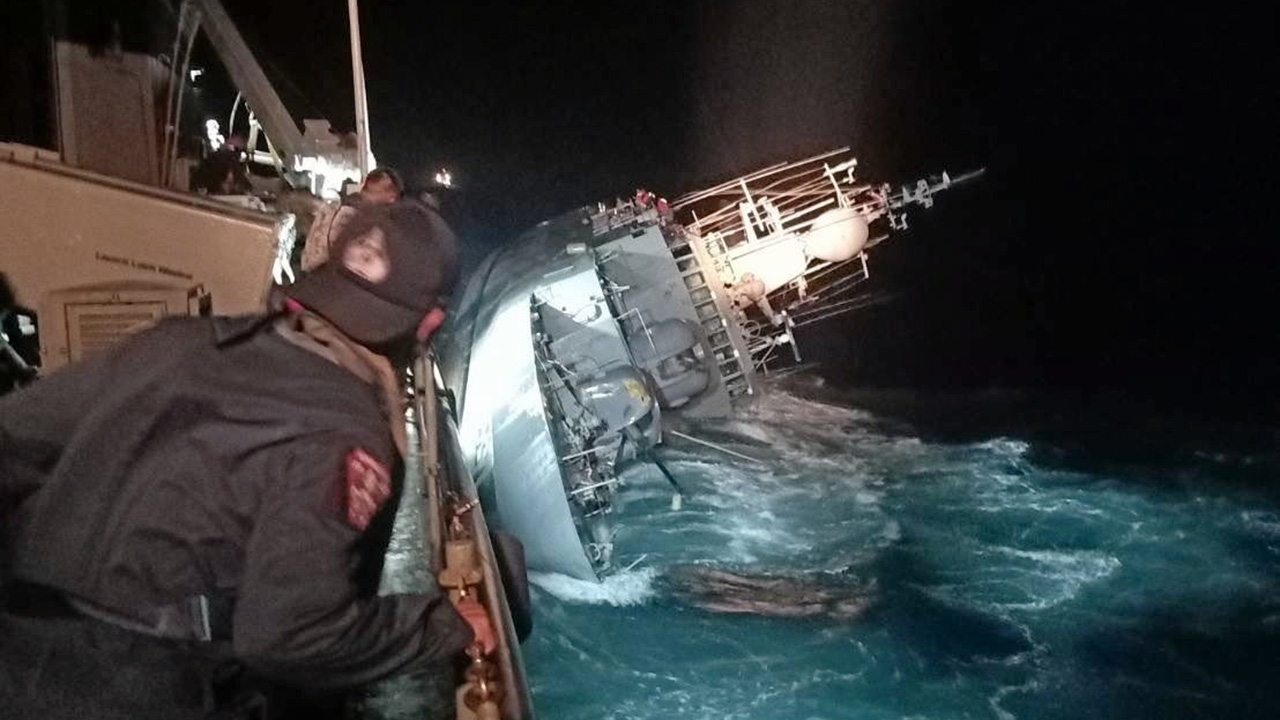 ตั้ง "งบ 100 ล้านบาท" กู้ซากเรือหลวงสุโขทัย 