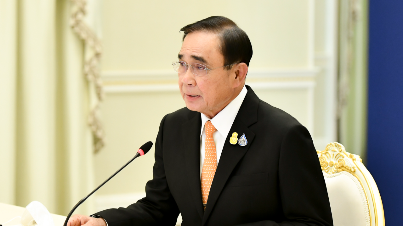 นายกฯ บอกเบื่อ ไม่อยากพูดการเมือง อุบยุบสภา ยันไม่ต้องเคลียร์ใจ “พี่ป้อม”