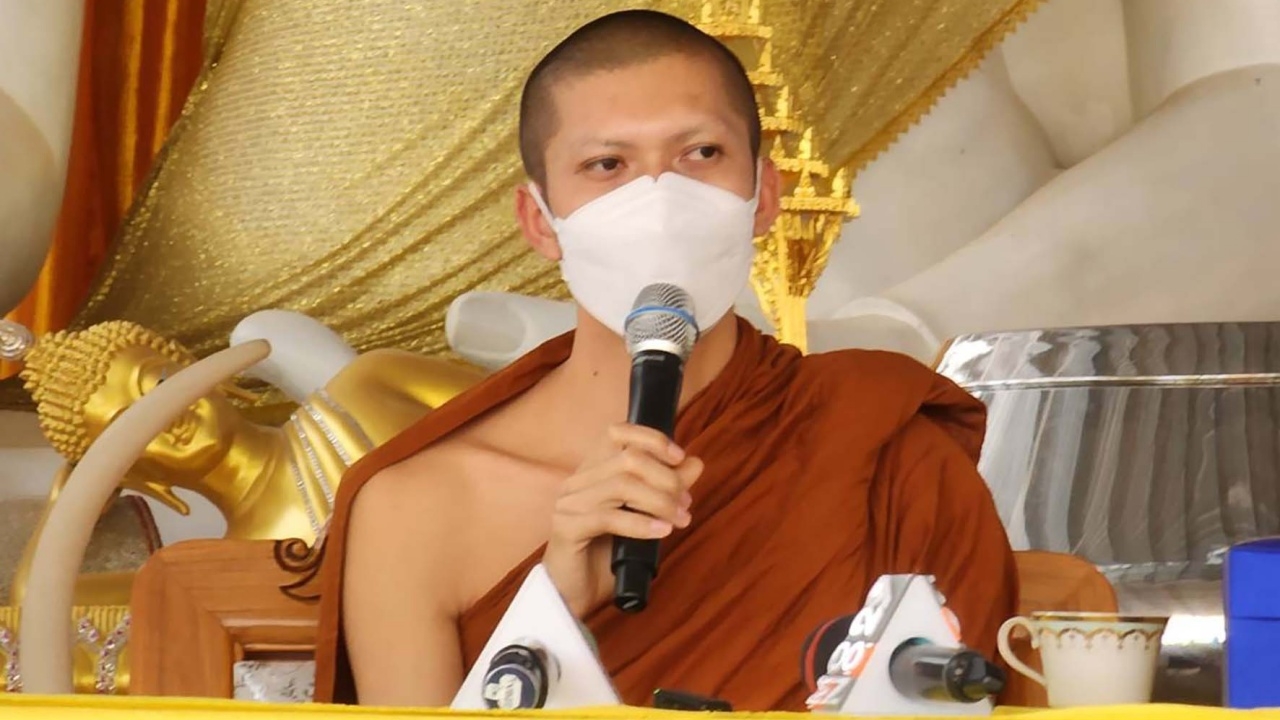 "ครูบาไก่" หลั่งน้ำตาแจง ยันไม่รู้จักหนุ่มคู่ขา มอบทนายแจ้งความเอาผิด