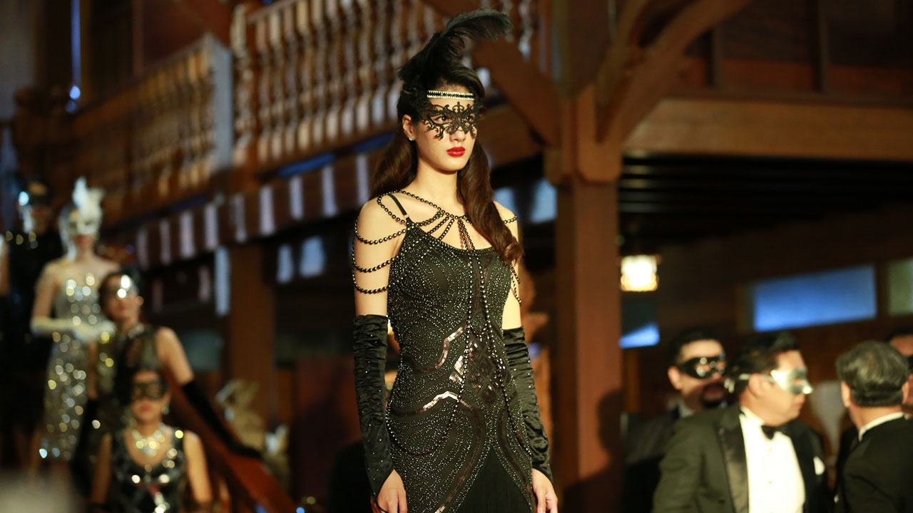 พิ้งค์พลอย เฉิดฉายกลางปาร์ตี้ลึกลับ ลุ้นทุกนาที อาจไม่รอดออกไป ใน เคหาสน์นางคอย