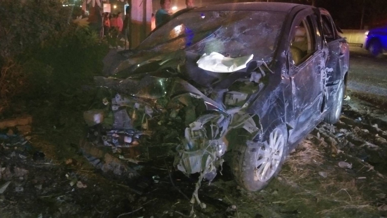 เก๋งเสียหลักชนสาวขี่จักรยานดับคาที่ ย่านลำลูกกา