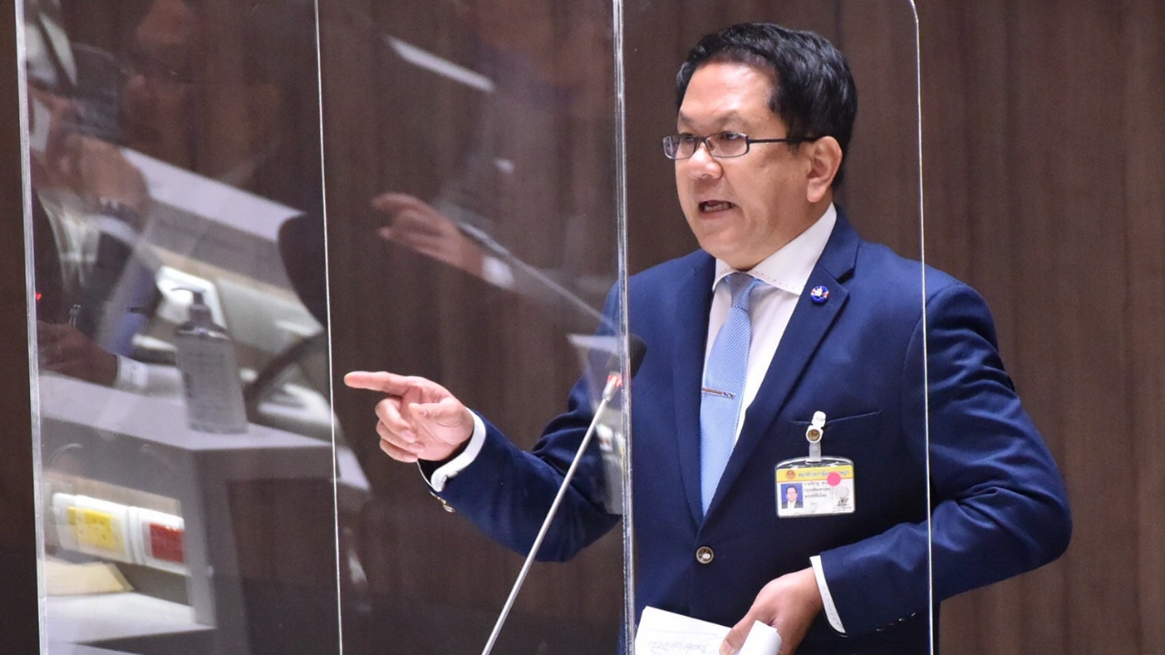 "จิรายุ" ซัด ส.ว.แก้นายกฯ 8 ปี ชี้ เห็นลิ้นไก่ หวังดึงพวกแปรพรรคกลับมา