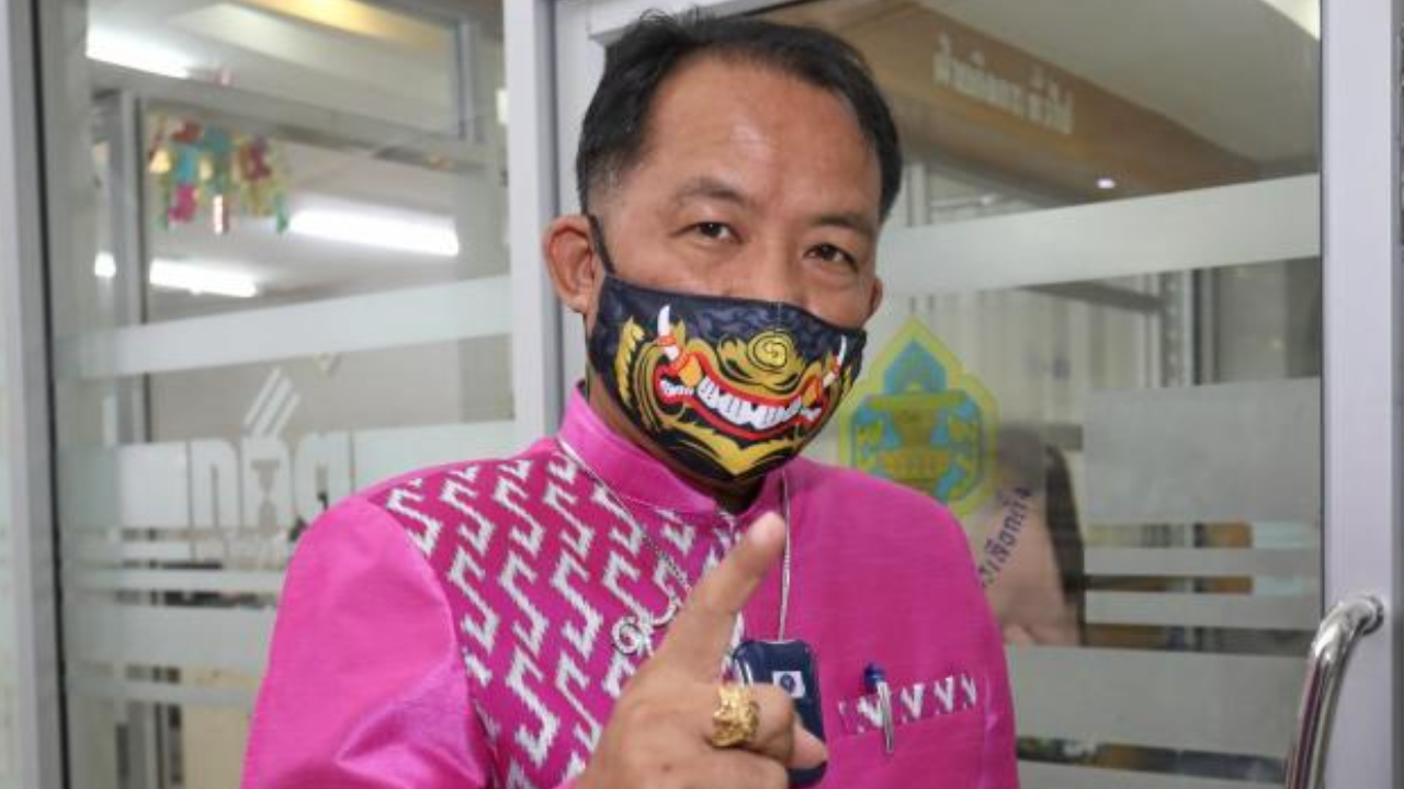 "ศรีสุวรรณ" ยื่นกกต.สอบ "ก้าวไกล" แจกปฏิทินปีใหม่ ผิดกฎหมายหรือไม่ 