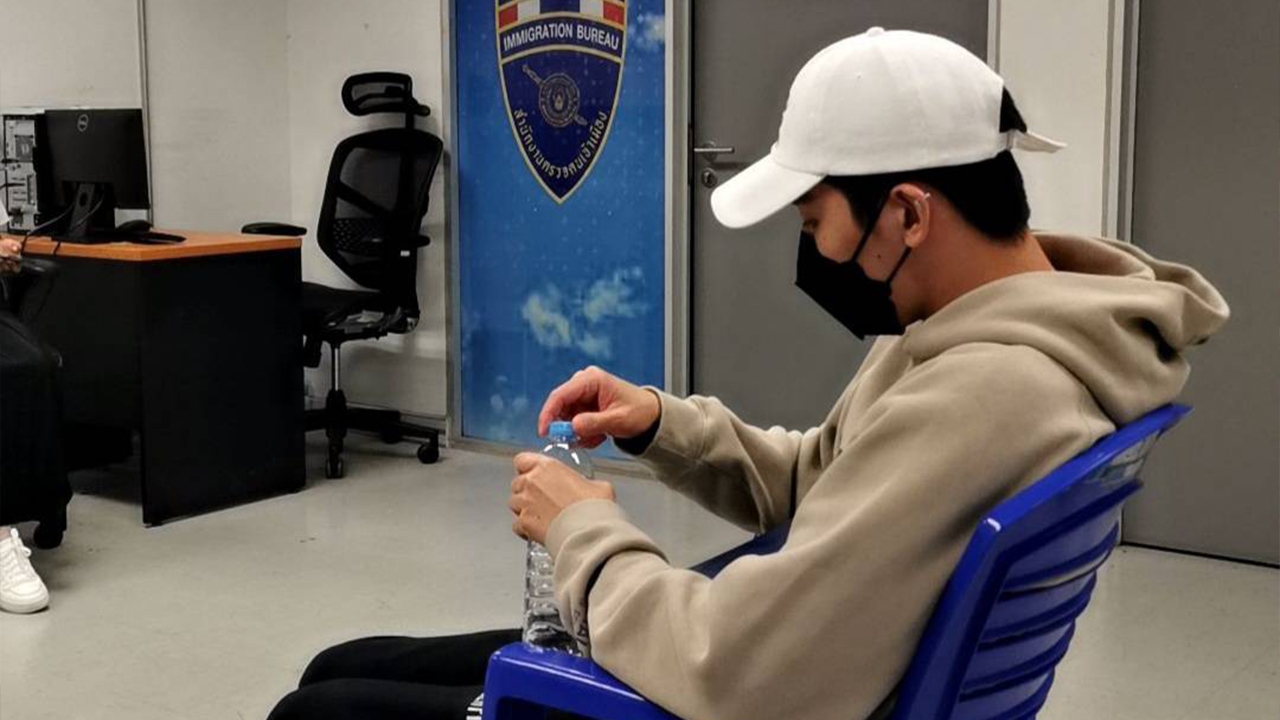 สตม. รวบ "แดริล ยัง" ผู้ต้องหา คดีแชร์ Forex-3D ระหว่างจะบินไปสิงคโปร์