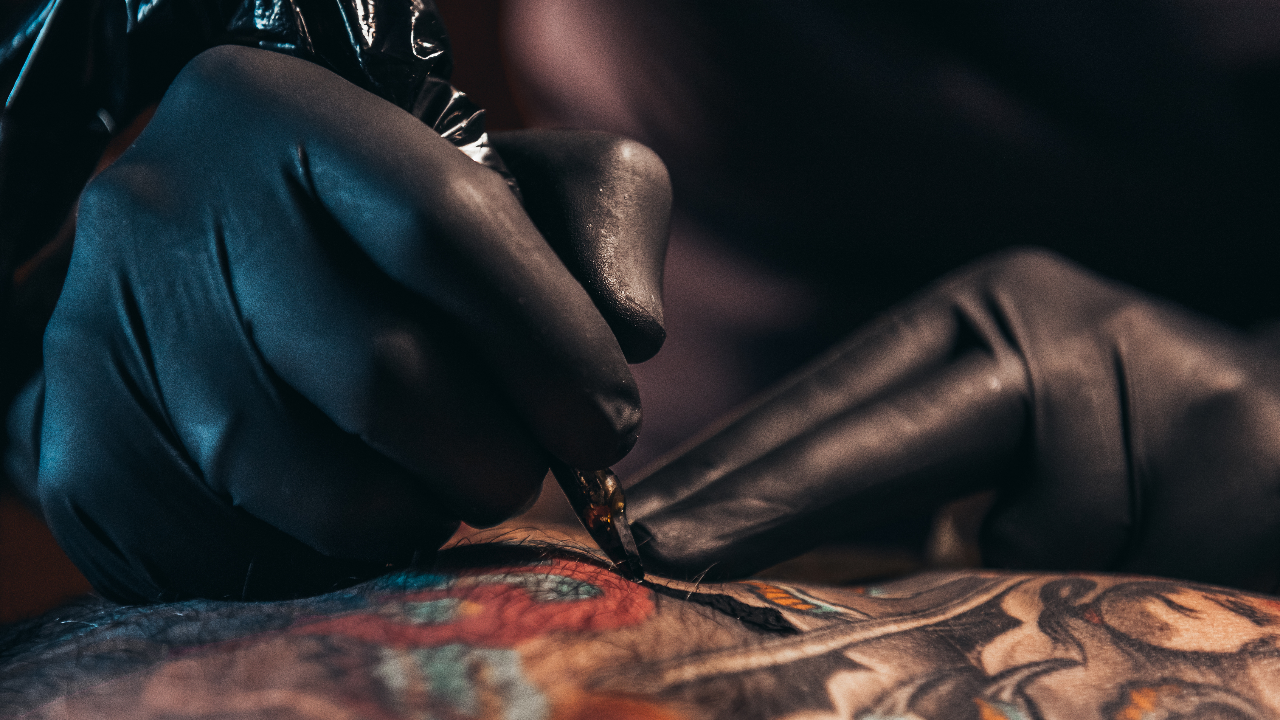 ช่างสักแชร์ประสบการณ์แปลก ลูกค้ากลัวเจ็บ ขอใช้บริการพิเศษถึงเนื้อถึงตัว