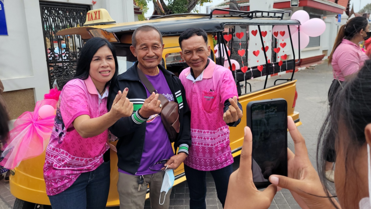 พี่แมว-พี่ยุ รักแท้ไม่แพ้ระยะทาง ควงคู่ร่วมงาน "สมรสไร้หนี้ ชีวีมีสุข"