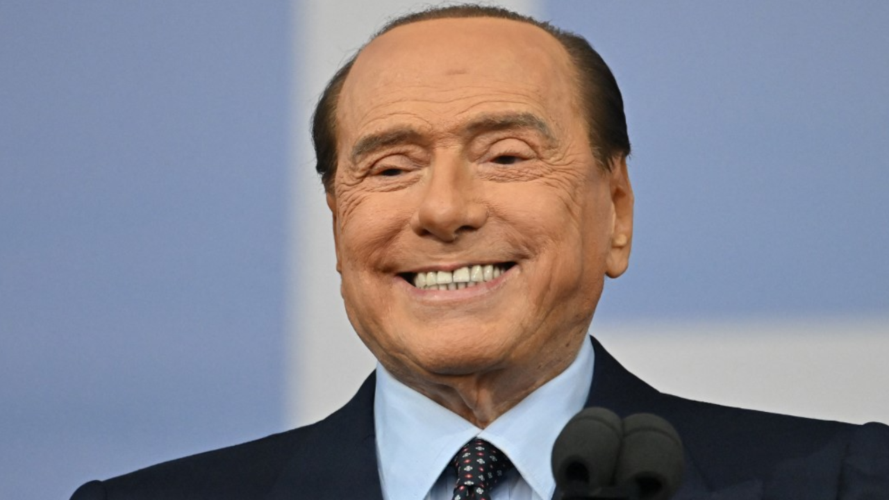 "แบร์ลุสโคนี" อดีตนายกฯ อิตาลี รอดคดีติดสินบนพยาน กรณีจัดปาร์ตี้เซ็กซ์สุดฉาว