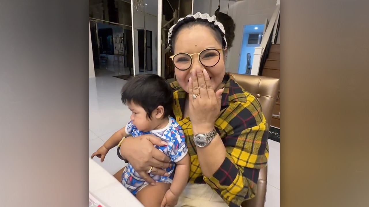 กรี๊ดลั่น ฮาย อาภาพร ช็อกถูกลอตเตอรี่ 100 ใบ รับทรัพย์รัวๆ เป็นเศรษฐีหน้าใหม่