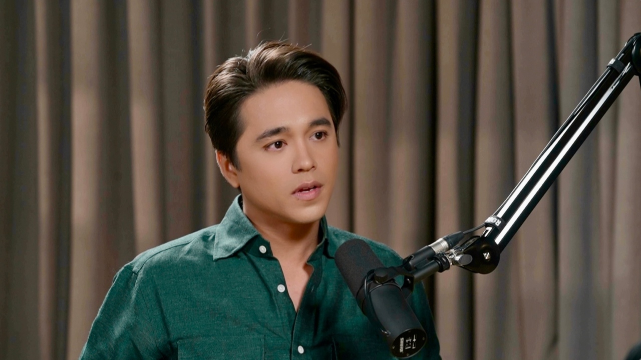 อเล็กซ์ เรนเดลล์ โดนวิจารณ์ไม่เหมาะบทพระเอก จนเกิดจุดเปลี่ยนชีวิต