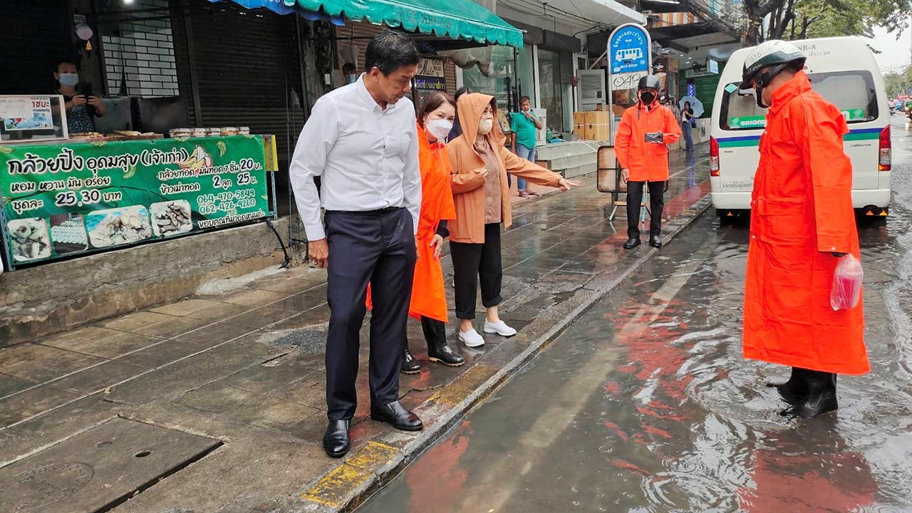 ฝนหลงฤดูซัด กทม.จมบาดาล "บางนา-อุดมสุข" หนักสุด อุโมงค์บึงหนองบอนพัง