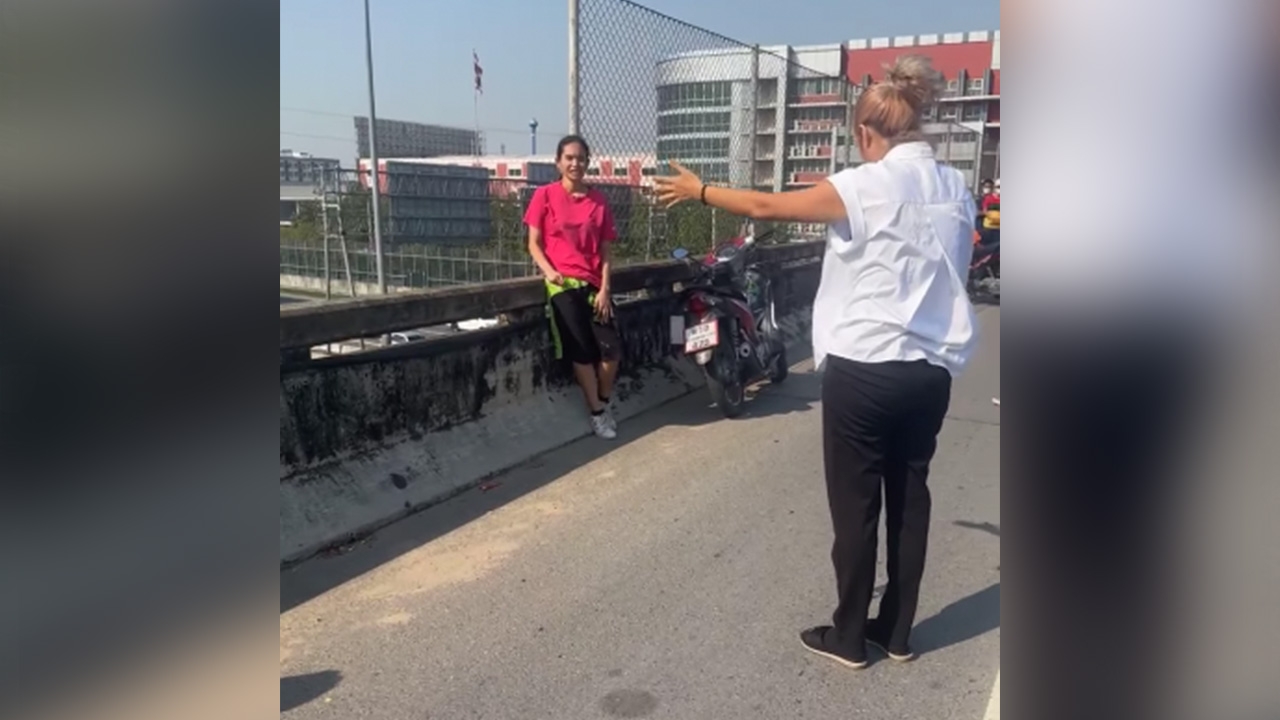 อบอุ่นหัวใจ พลเมืองดีช่วยสาวหวังจบชีวิต สุดท้ายเปลี่ยนความคิด ขอเริ่มต้นใหม่