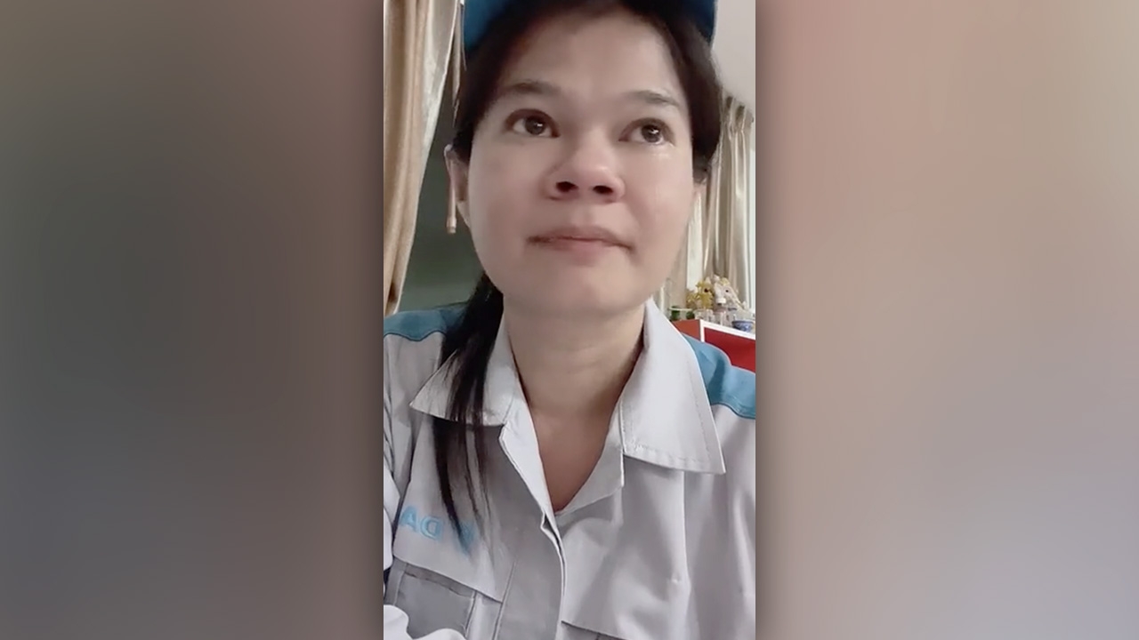 สาวโรงงานโดนบูลลี่ หลังฝึกพูดอังกฤษ แต่ไม่ท้อ ขอเปลี่ยนคำดูถูกเป็นแรงผลักดัน
