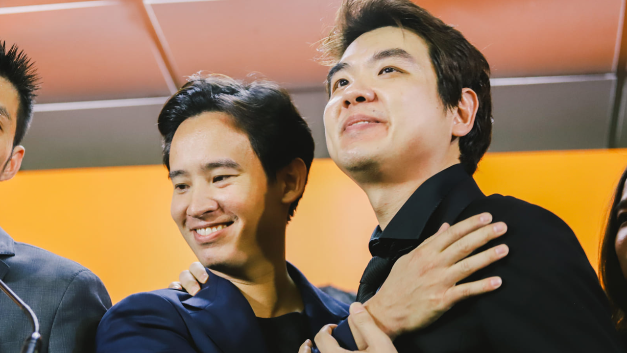 "พิธา" แนะ "ปิยบุตร" เลิกมือไม่พายเอาเท้าราน้ำ ย้อนเล่าถูกขอให้เป็นผู้นำพรรค