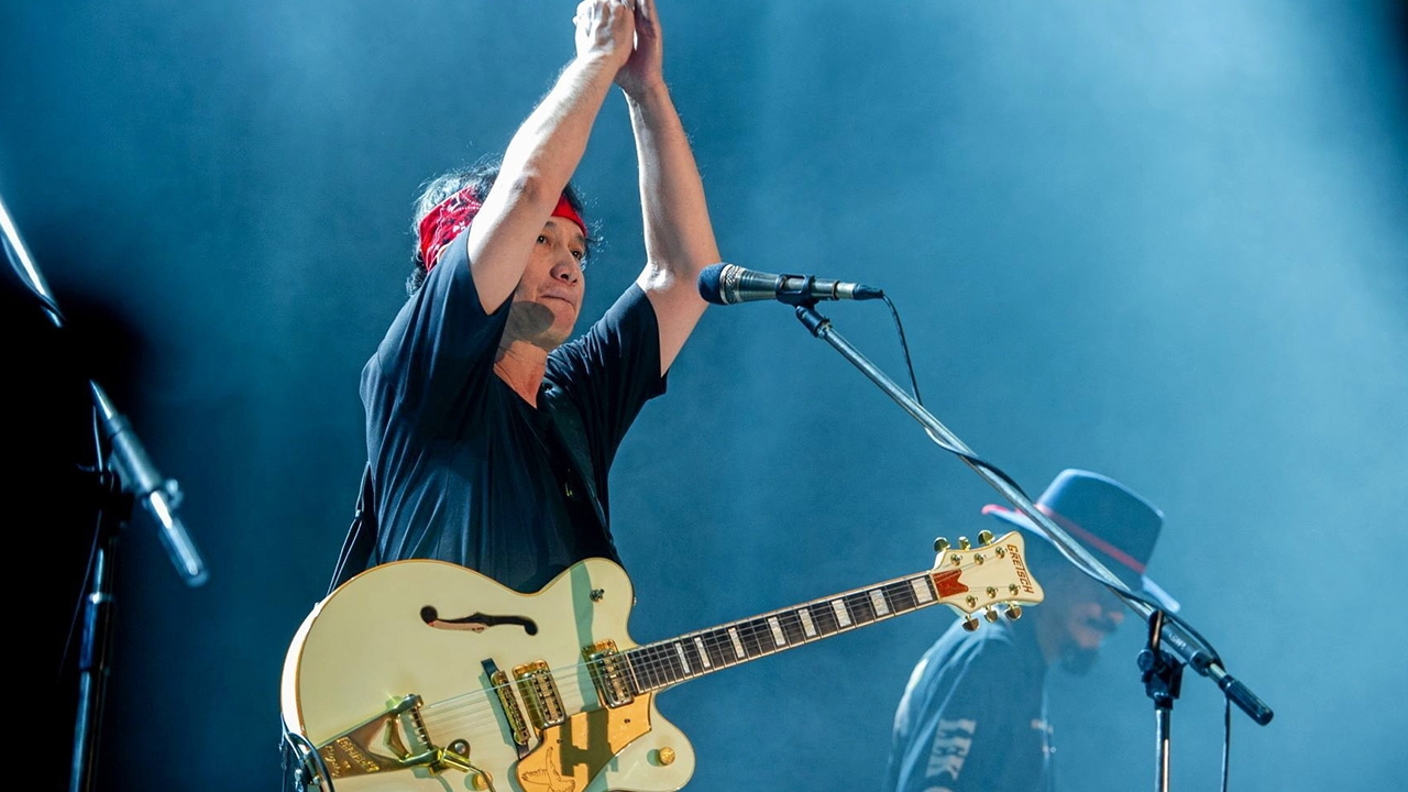 "ปู พงษ์สิทธิ์" ขนทุกเพลงฮิตบนเส้นทางดนตรี ชวนFC ร้องกระหึ่มใน "35 ปี คำภีร์... ถึงเพื่อน"