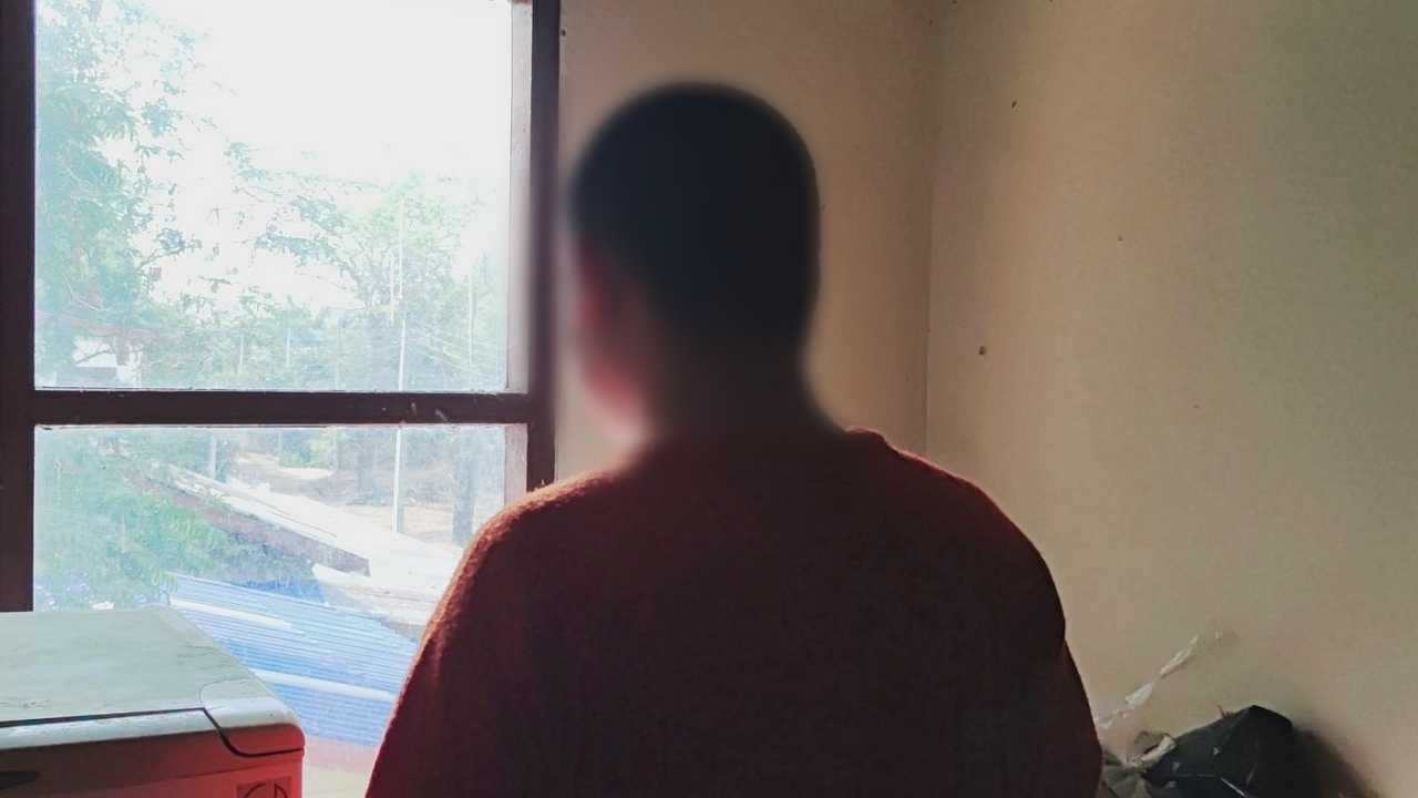 พบแล้ว พระนั่งเหลาบ้องข้าวหลาม คั้นกะทิ อ้างเป็นคลิปเก่าโดนแบล็กเมล์