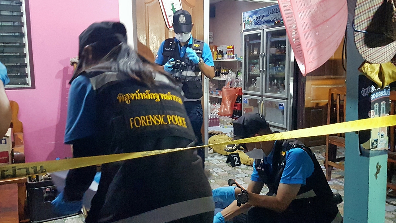 รัวยิงอดีตเมีย "อบต.เก่า" โหดบุกราวีถึงบ้าน ก่อนฆ่าตัวตาม ระแวงมีชายอื่น