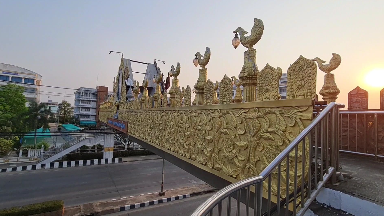 "ทลายรังรัก" รวบแล้วชายหญิง โชว์สยิวบนสะพานฯ กลางเมืองพิษณุโลก