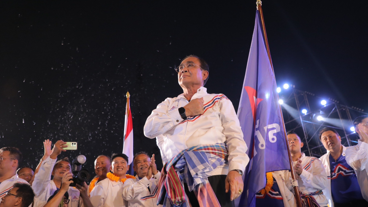 เลือกตั้ง 2566 : “ลุงตู่” ปราศรัยโคราช อ้อนขอรวมไทยสร้างชาติเหมาหมดทั้ง 16 เขต