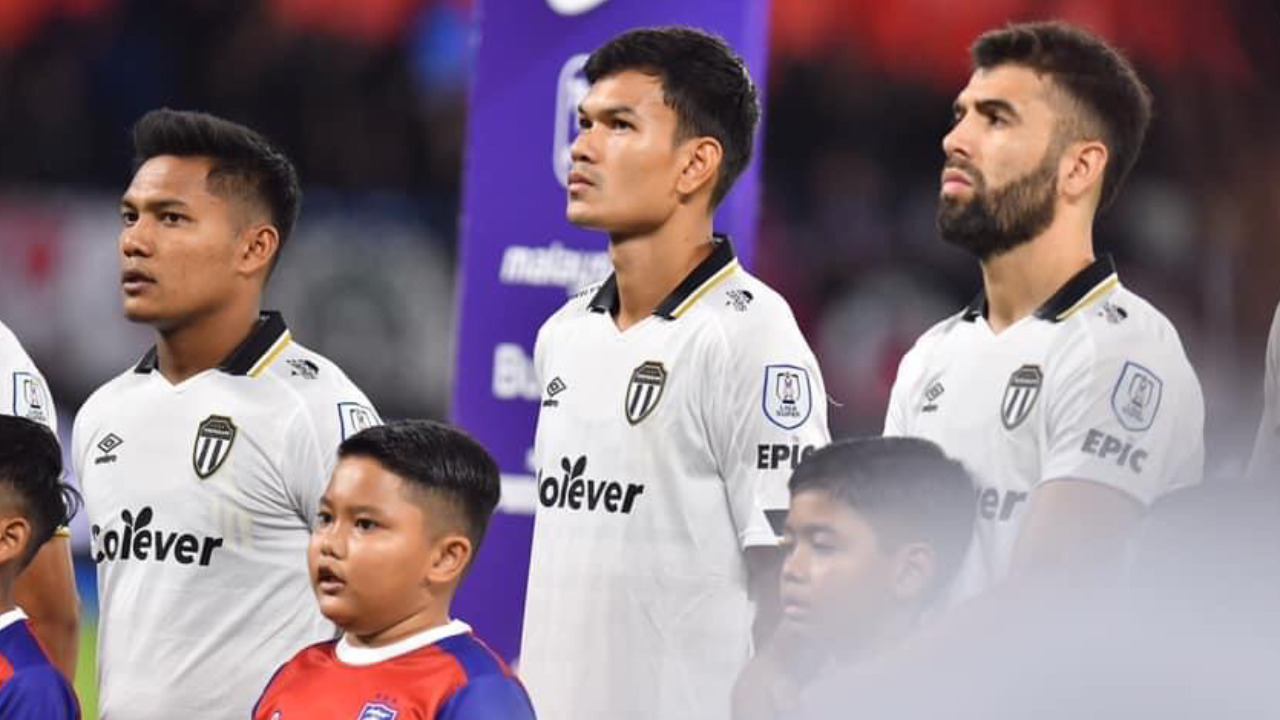 กุนซือ “ตรังกานู” ไม่ค่อยพอใจฟอร์ม “อดิศักดิ์” เล่นไม่ตรง 1 แท็กติก ต้องเปลี่ยนตัว