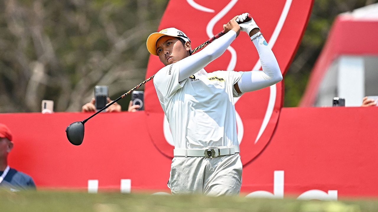 ภูมิใจ “กอล์ฟสาวไทย” ชู “ไตรรงค์” สะบัดทั่วโลก