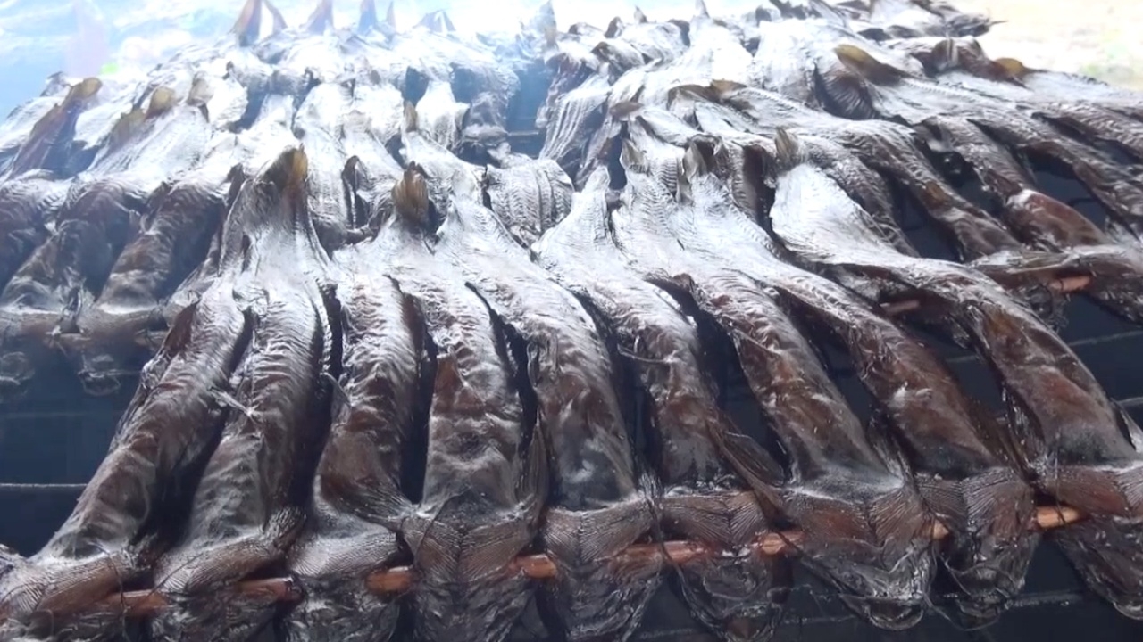 ปลาเม็ง GI ของฝากขึ้นชื่อวิสาหกิจชุมชนบ้านห้วยทราย เพาะเลี้ยงเอง ขายเอง