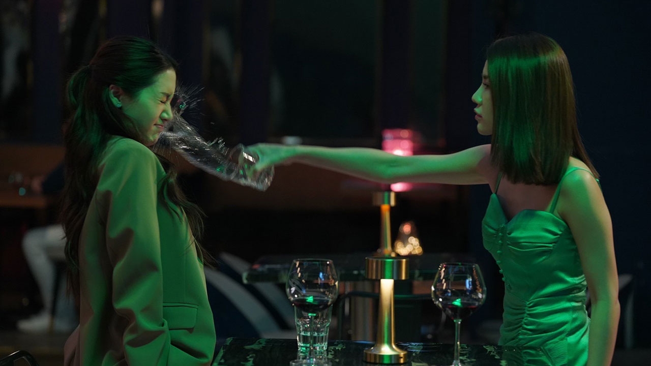 พลอย งัดสกิลร้าย หึงเบอร์แรง สาดน้ำใส่ พิม กลางผับ ในละคร ไฟลวง EP.6