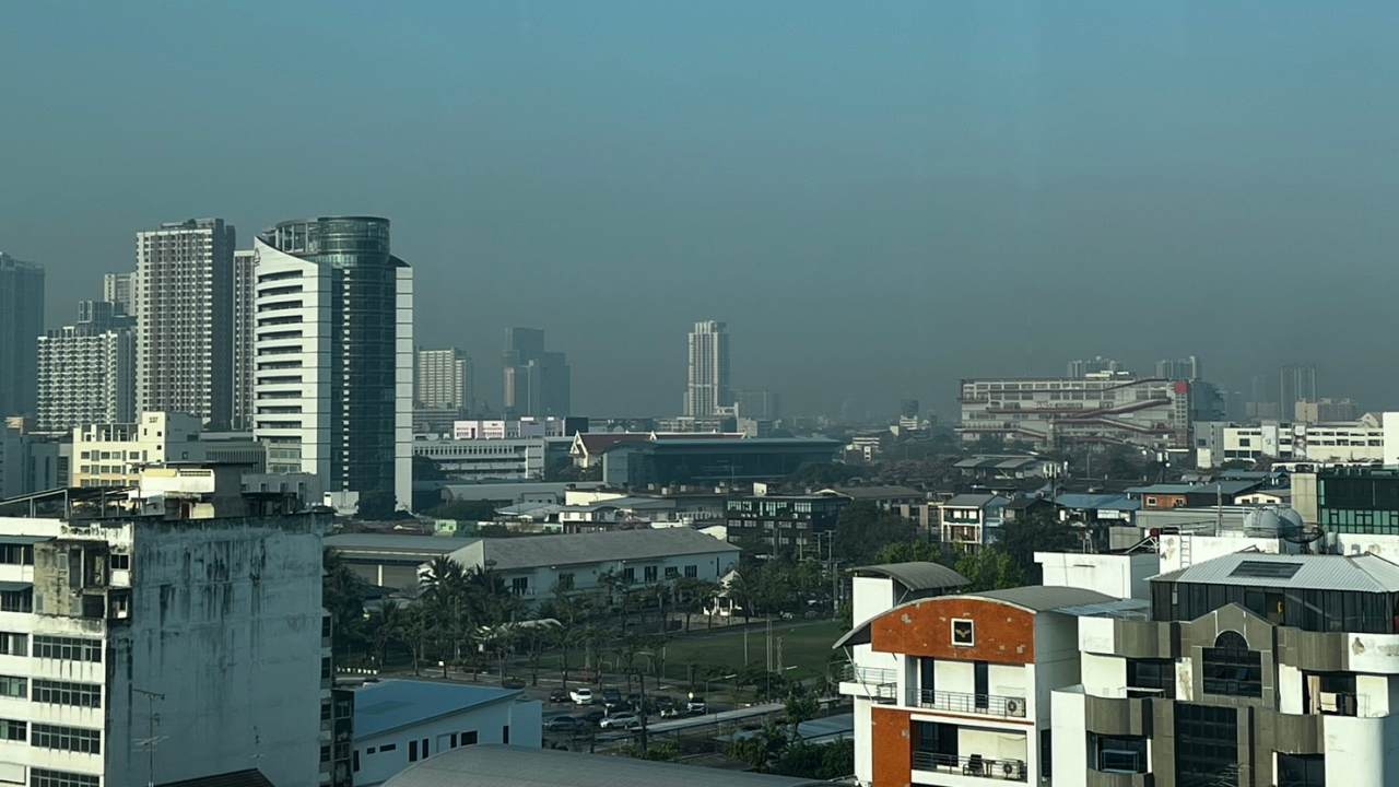 เช้านี้อ่วม ค่าฝุ่น PM 2.5 พุ่งเกินมาตรฐาน 52 พื้นที่ เริ่มมีผลกระทบสุขภาพ