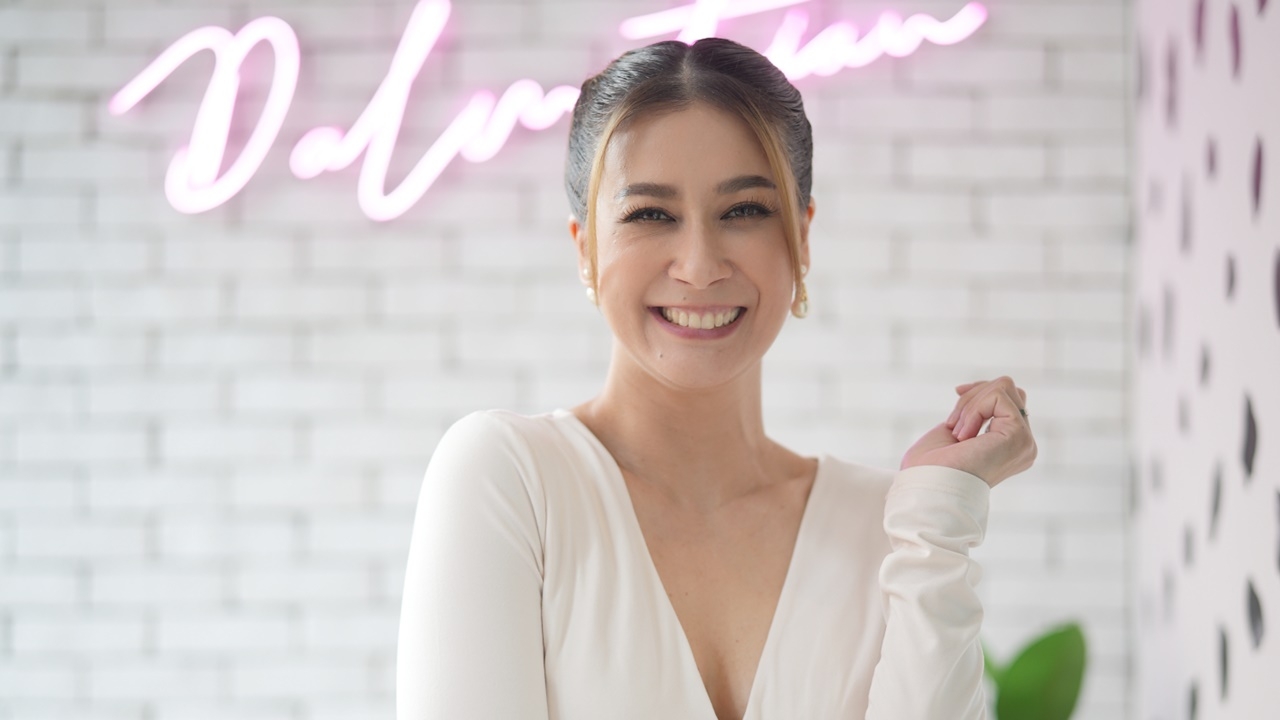 เอมี่ เผยเป็นคนปล่อยวางอะไรยาก เม้าท์วีรกรรมสุดแสบของคุณสามี (คลิป)