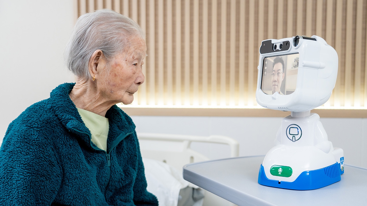 คนไทยระเบิดพลังนำเทรนด์ บุกเบิกหุ่นยนต์ดูแลผู้สูงอายุ