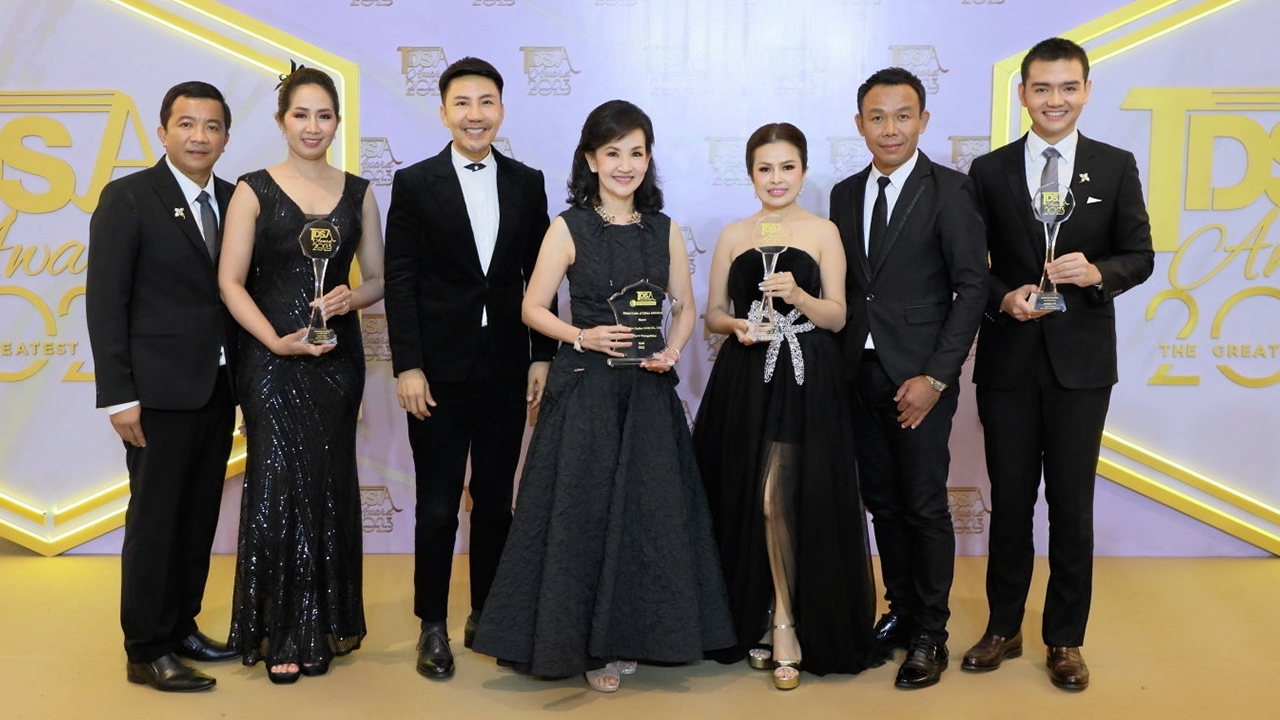 พญ.นลินี ไพบูลย์ รับรางวัลส่งเสริมจรรยาบรรณ ประจำปี 2566