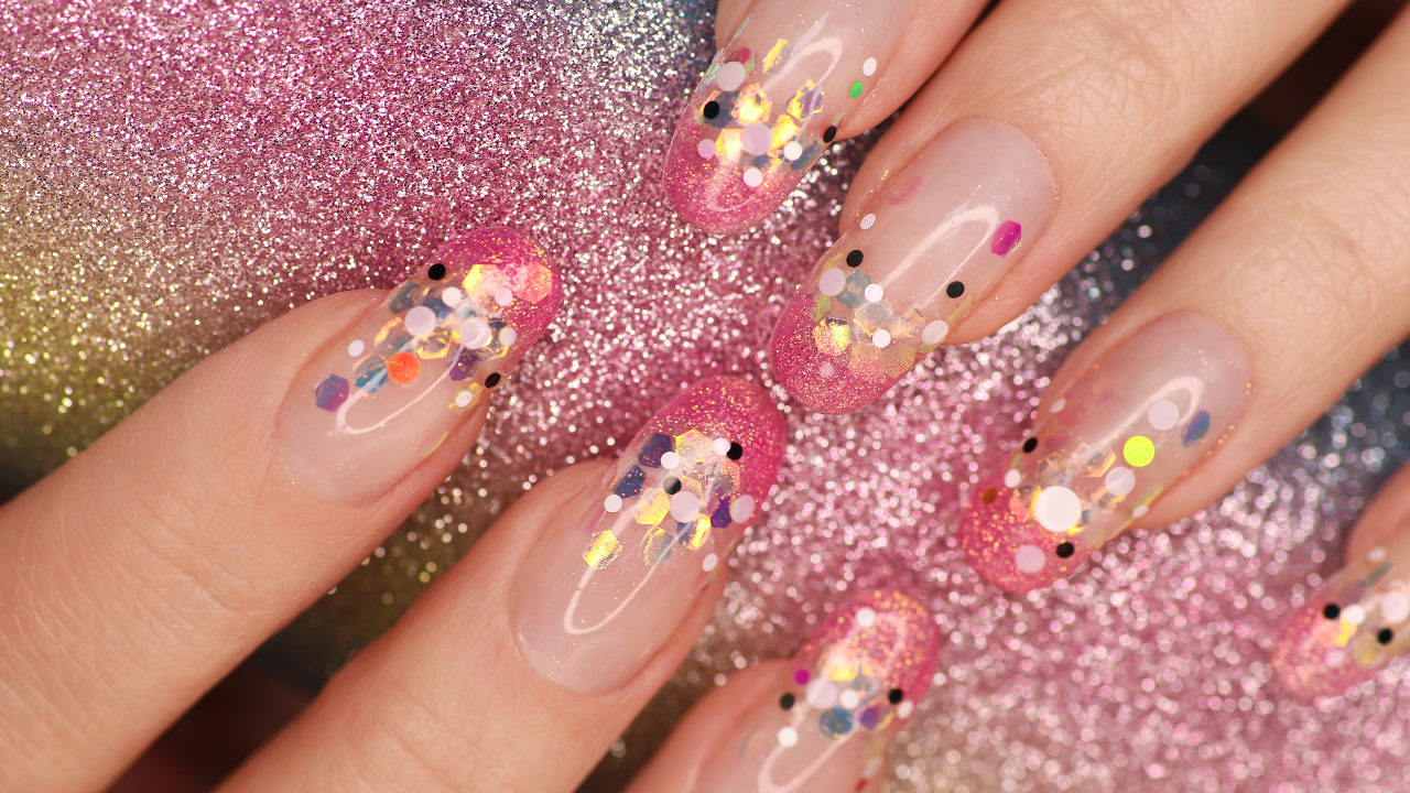 15 สีเล็บสวยๆ ลายเล็บเจลเรียบหรู พร้อมแจกทริกเลือกสีเล็บขับผิว