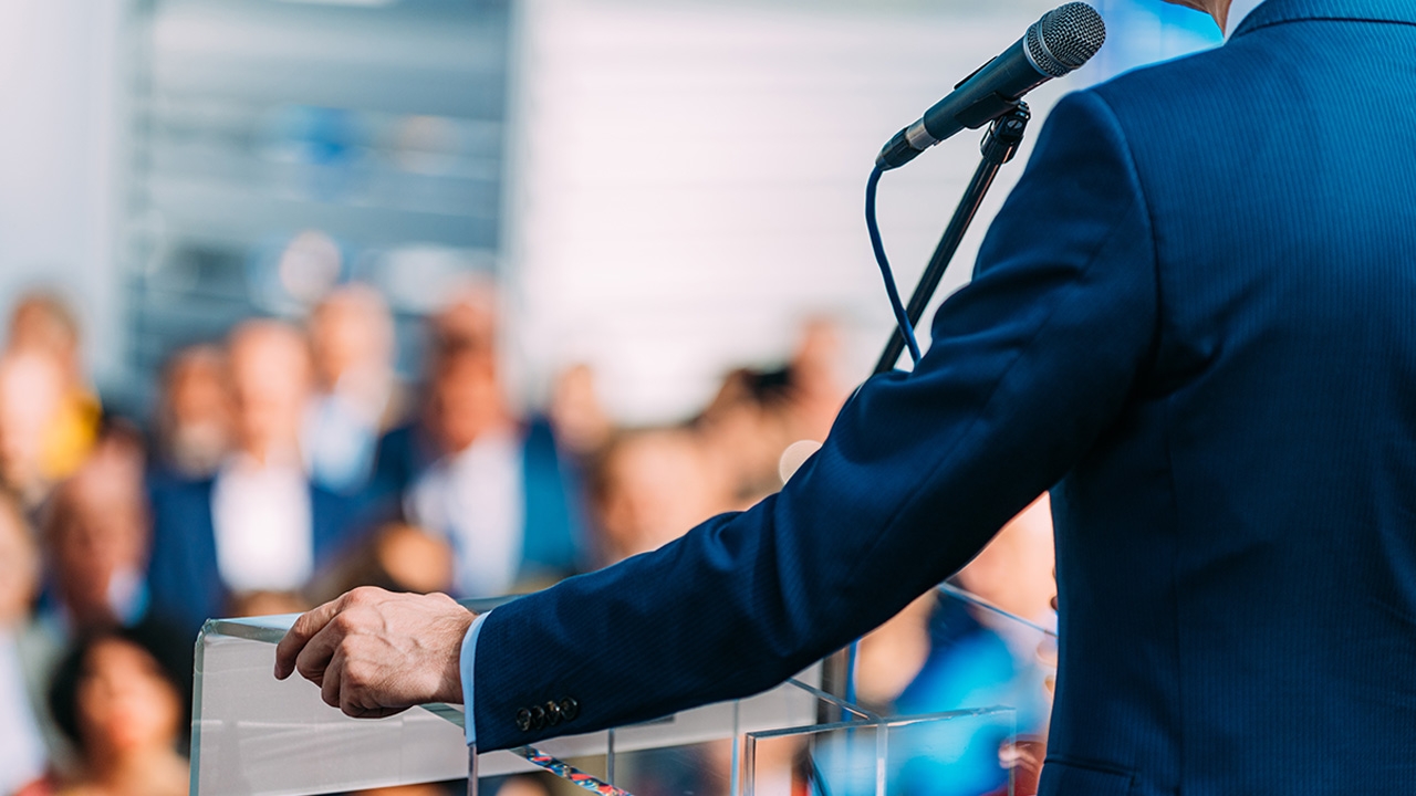 ผู้นำที่มีเสน่ห์และบารมี