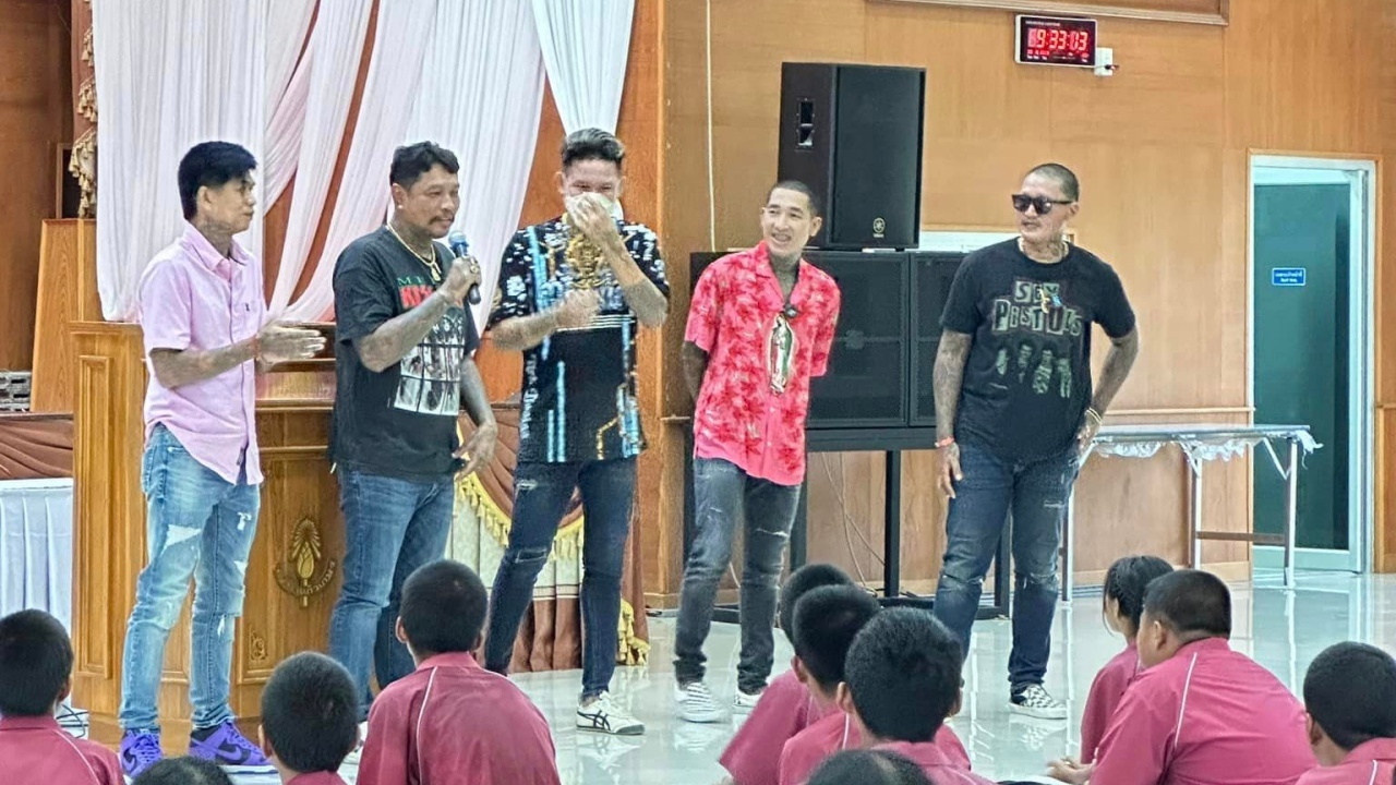 "ร.ร.บัวแก้วเกษร" แจงเหตุผลเชิญ "โอ๊ตคอลาย" มาเป็นวิทยากร อบรมนักเรียน