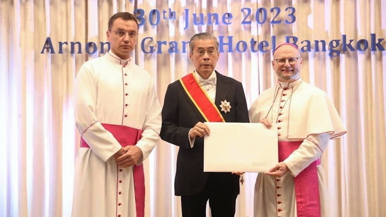 สุดปลื้ม ดร.สมศักดิ์ ลีสวัสดิ์ตระกูล ได้รับเครื่องอิสริยาภรณ์จากสำนักวาติกัน