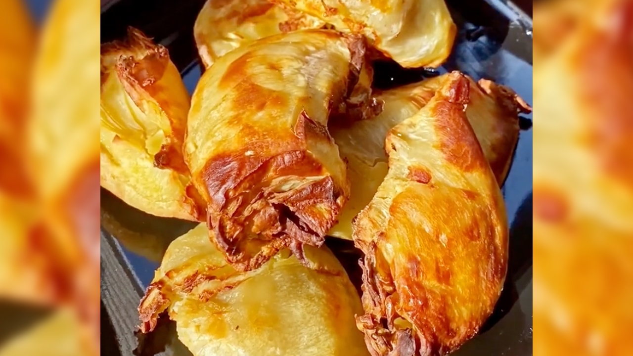 สุดฟิน สาวโชว์กิน "ทุเรียนหมอนทองย่าง" บอกนุ่มละมุนลิ้น อร่อยจนหยุดไม่อยู่ (คลิป)