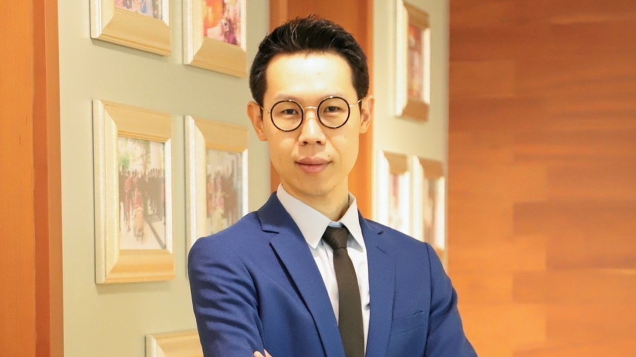 ตีความผิดระวังวิกฤติ : ยึดหลักกฎหมายมหาชน “พิธา” หลุดบ่วงไอทีวี